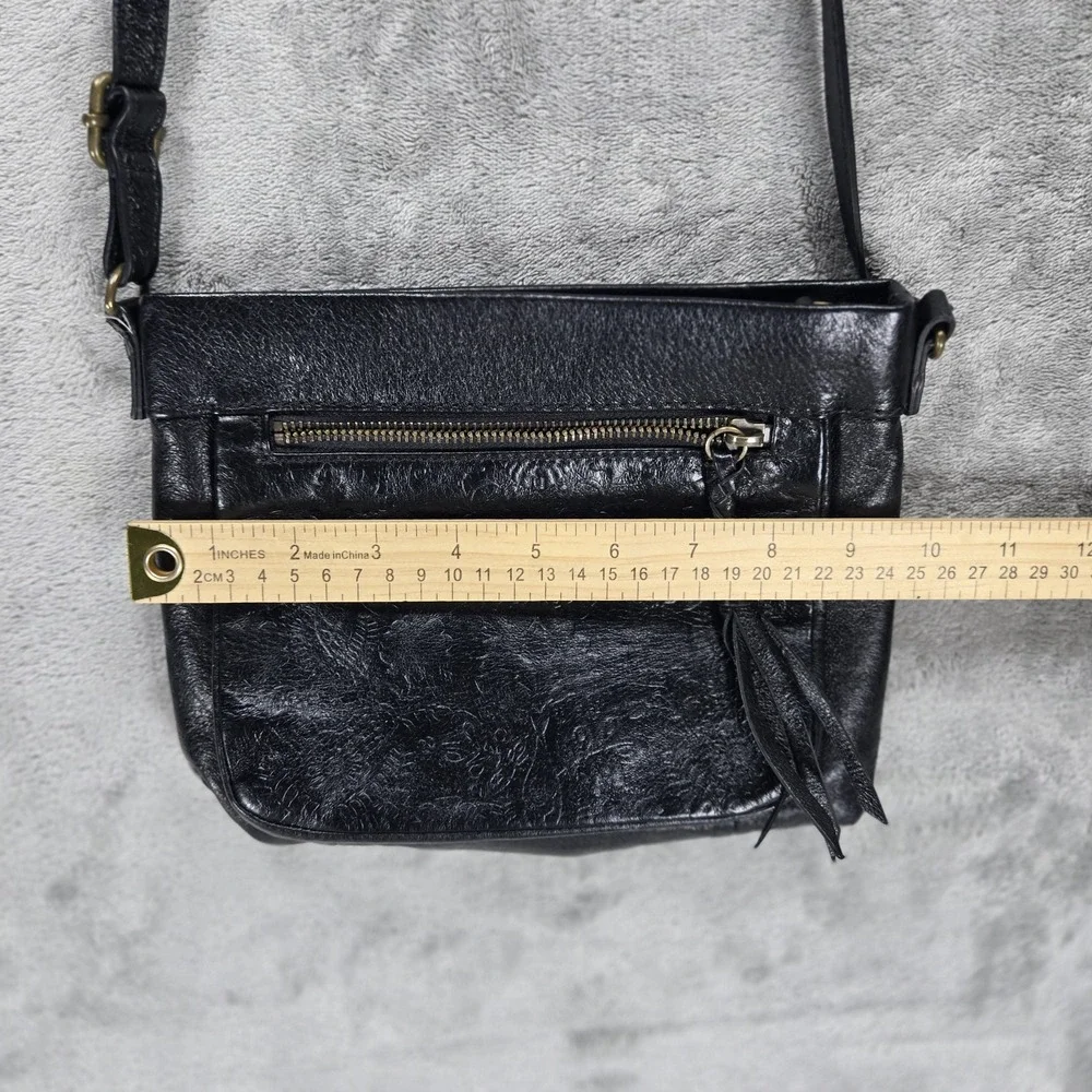 The Sak Sanibel Mini Crossbody Bag Leather Boho‎ Embossed Black Pockets